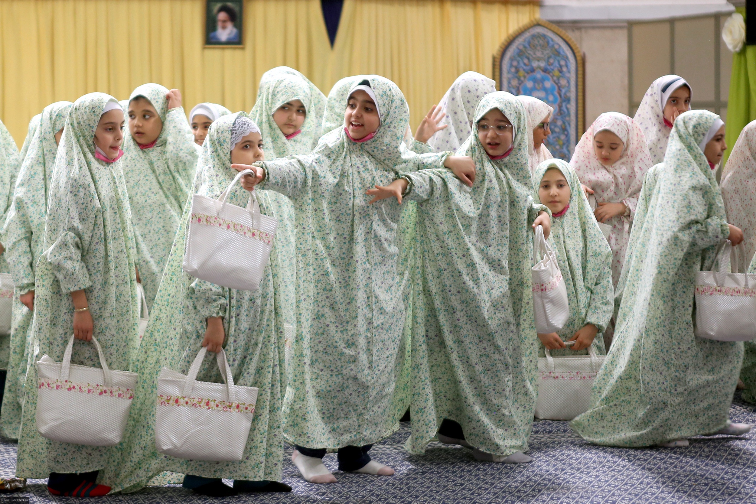 در حلقه لشکر فرشتگان در حلقه لشکر فرشتگان