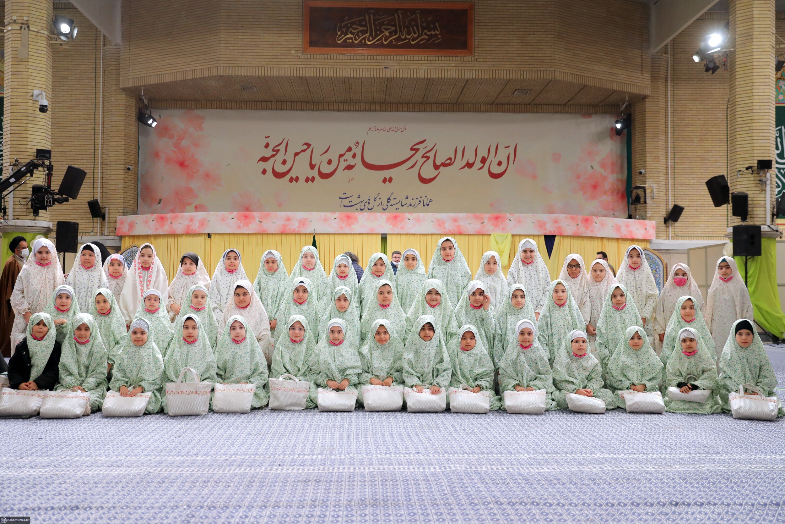 در حلقه لشکر فرشتگان در حلقه لشکر فرشتگان