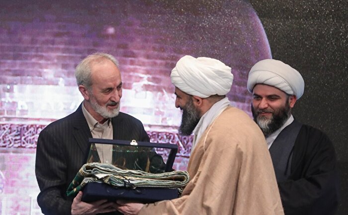 اجرای هنرمندانه و مضامین والا و بلند اشعار و نوحهها، منشأ برکات فرهنگی است اجرای هنرمندانه و مضامین والا و بلند اشعار و نوحهها، منشأ برکات فرهنگی است