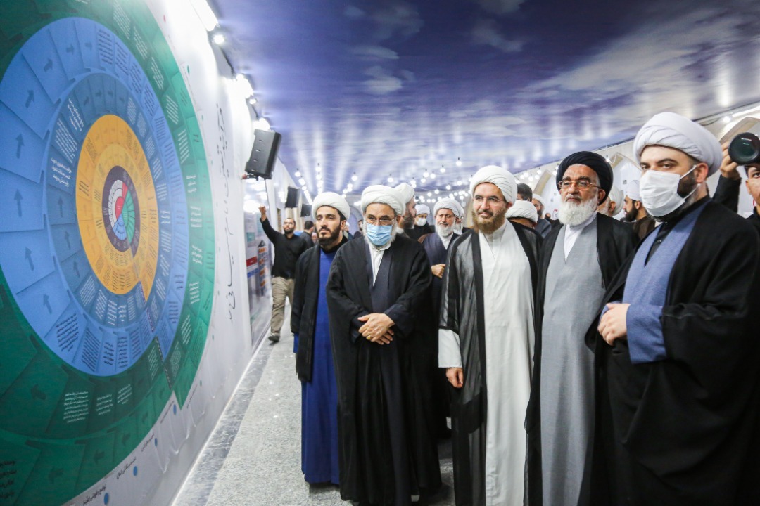 بازدید رئيس ساز مان تبليغات اسلامي و جمعي از مسئولان کشوری و فضلای حوزه از نمایشگاه مسجد جامعهپرداز در قم بازدید رئيس ساز مان تبليغات اسلامي و جمعي از مسئولان کشوری و فضلای حوزه از نمایشگاه مسجد جامعهپرداز در قم