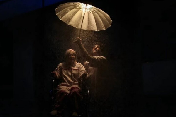 نمایش "اسکارلت و آن شب بارانی" این بار در اصفهان به روی صحنه می‌رود